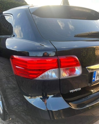 Toyota Avensis cena 25900 przebieg: 343800, rok produkcji 2013 z Wołomin małe 172